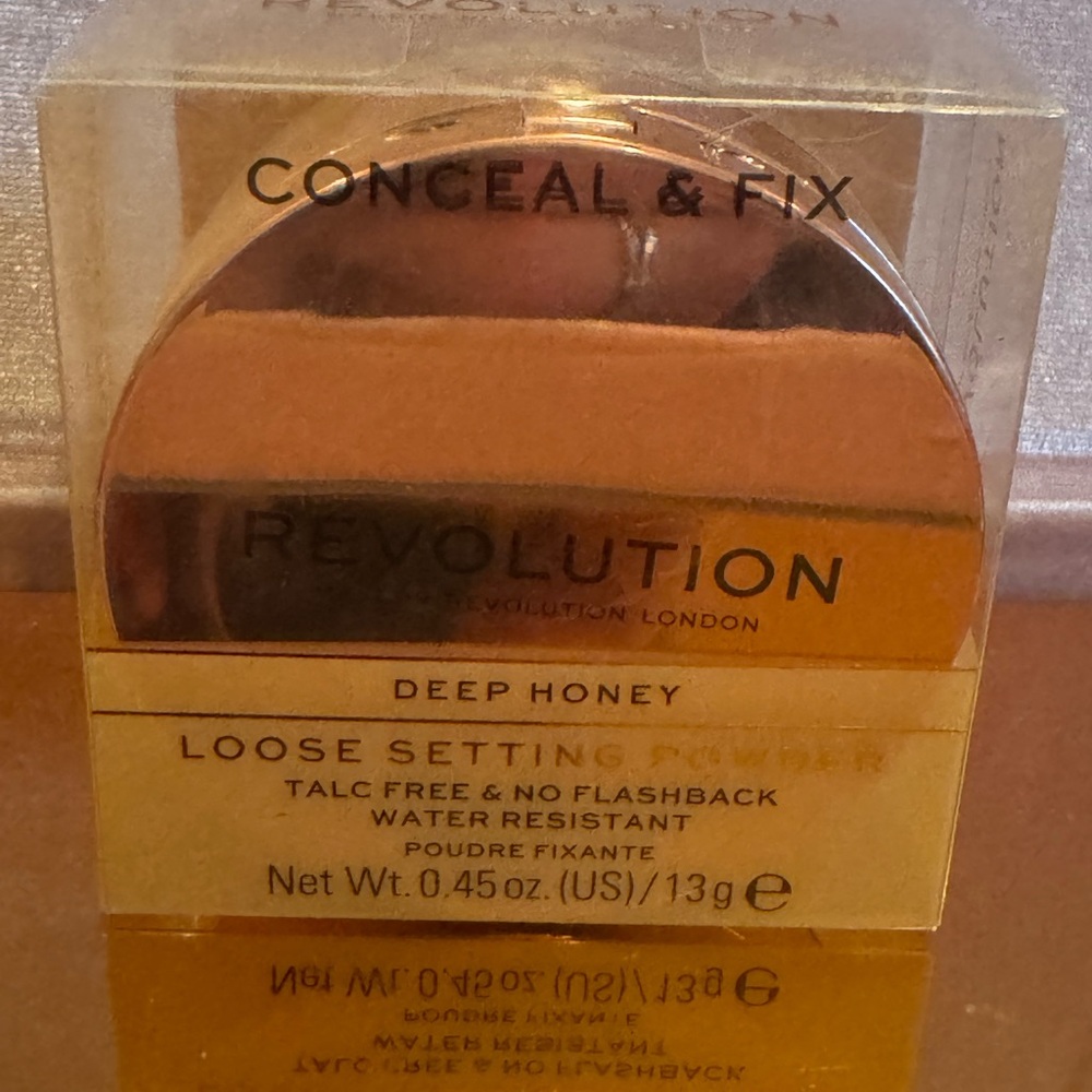 Revolution Conceal & Fix Loose Setting Powder - Deep Honey